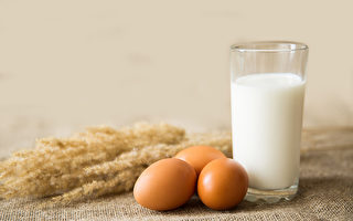 睡覺抽筋是缺鈣？2秘訣補鈣  比單喝牛奶更有效