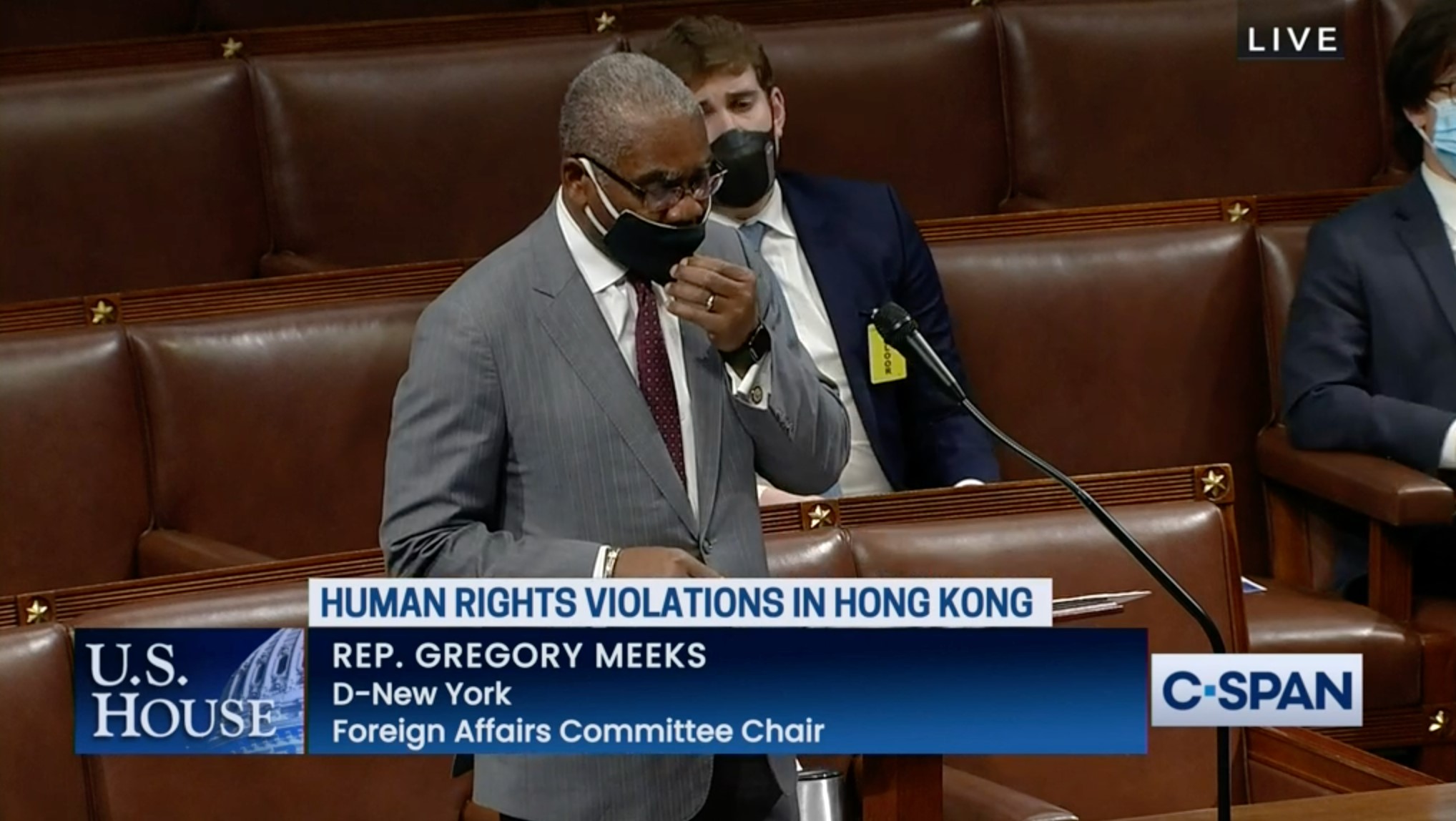“130号”国会决议案发起人，国会外交事务委员会主席、纽约民主党议员格雷戈里·米克斯（Gregory Meeks）在国会发言，呼吁同事们全票通过该决议案。（C-SPAN影片截图）