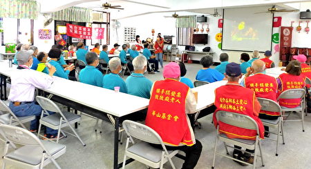 华山基金会杨梅站建站届满十周年感恩茶会，邀请40位老宝贝一同参与，分享历年服务感动。