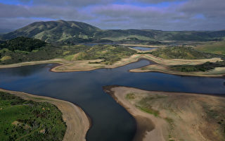 组图：加州马林县干旱 尼卡西奥水库干涸