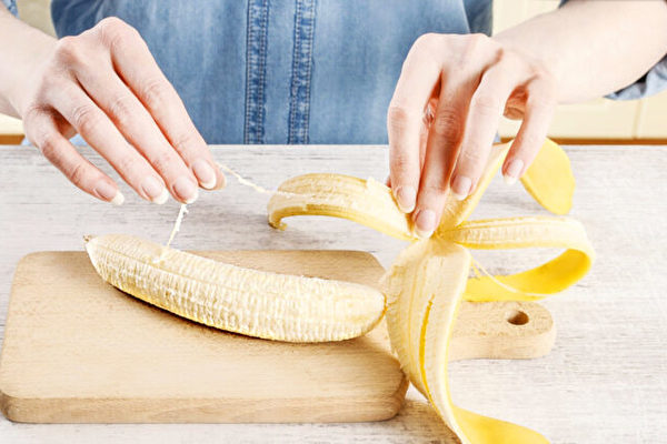 香蕉中的細絲具有名稱 和果肉同樣健康