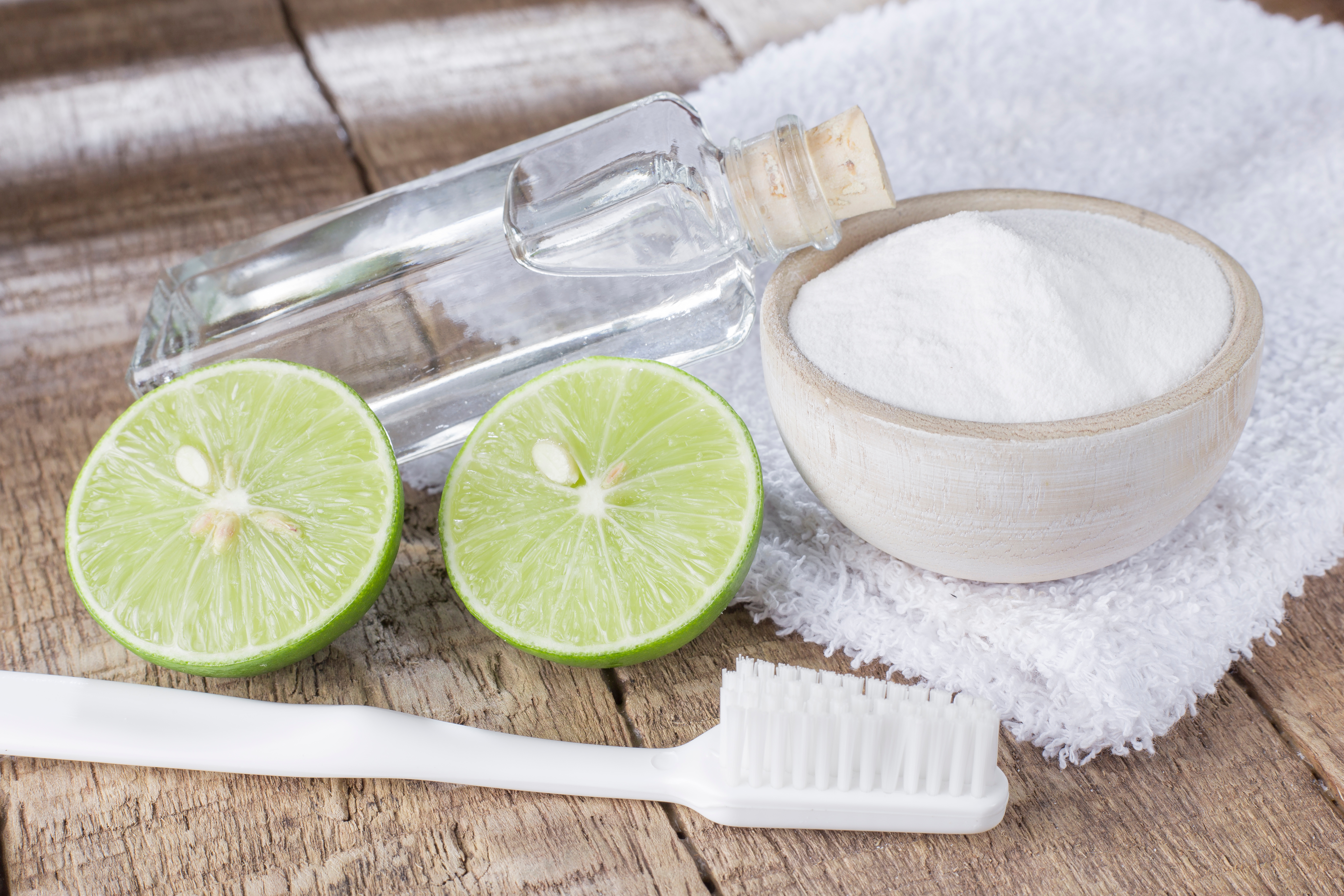 用檸檬汁漂白過的衣物，會留下清新的檸檬香氣。（Shutterstock）