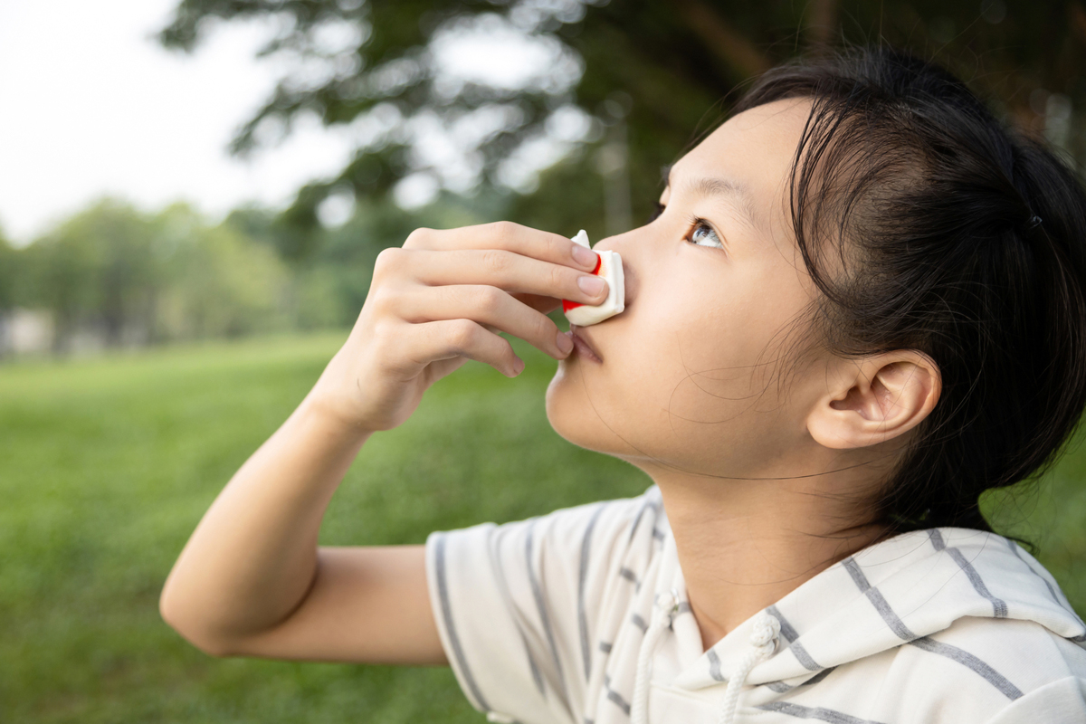 孩子容易流鼻血有4大原因！1招快速止血| 兒童| 小孩流鼻血| 鼻孔| 大紀元