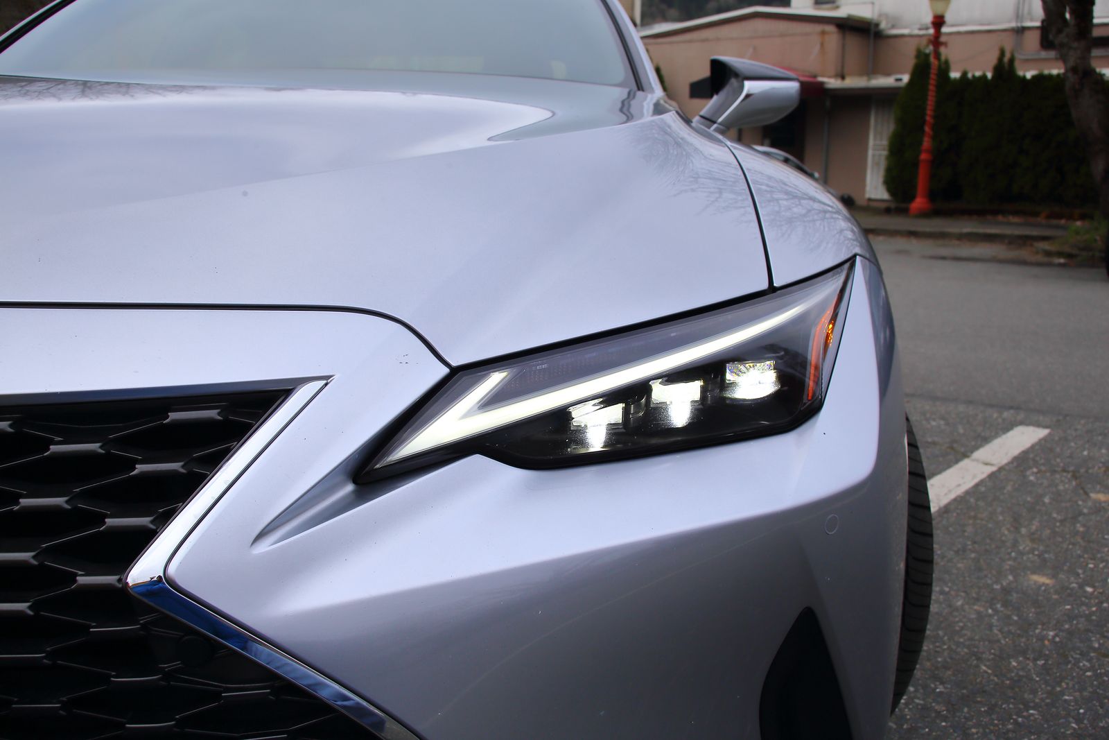 2021 Lexus IS 300 RWD。〈李奥／大纪元〉
