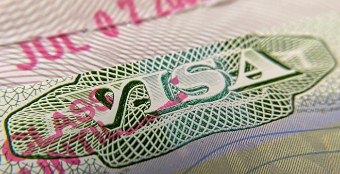 全美160所大学逾千国际学生被吊销签证