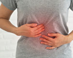 胃痛用力揉肚子？做錯8件事可能傷害你的胃，甚至引發胃病或讓胃病惡化。(Shutterstock)