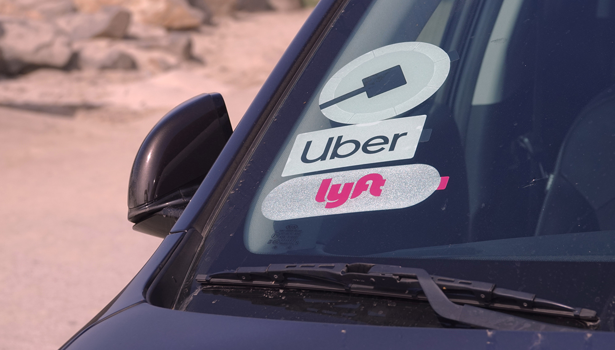 疫情解封 为何Uber和Lyft司机一直短缺