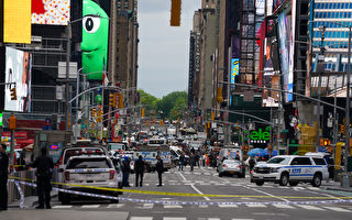 曼哈顿时代广场爆枪击案 三人伤 枪手在逃