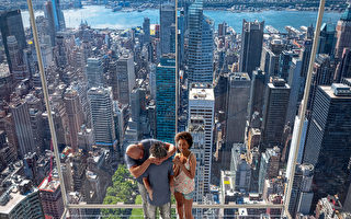 纽约曼哈顿中城新景点  坐透明电梯直冲云霄