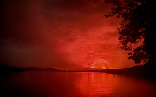 刚果火山爆发染红天空 数千人连夜逃离