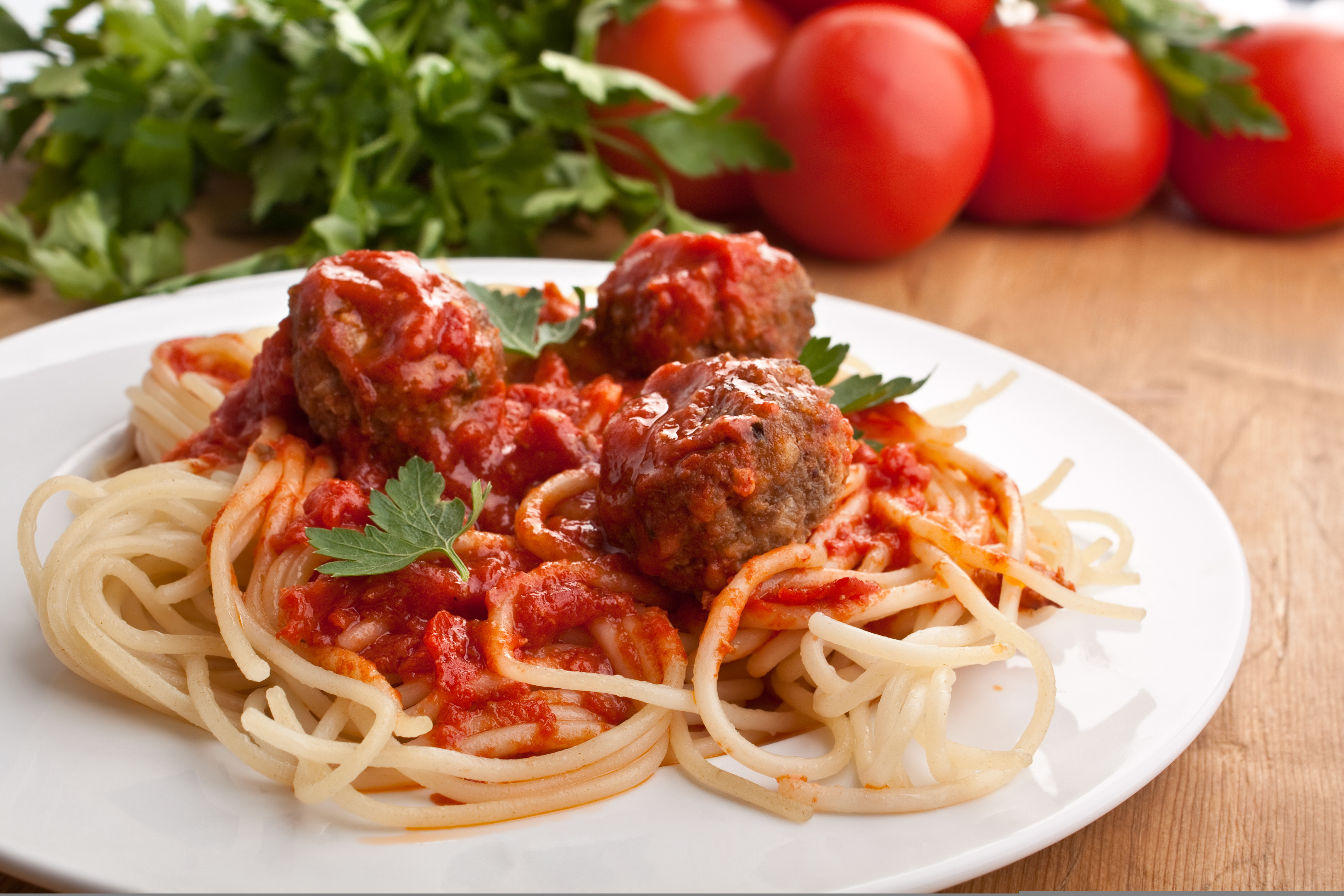 紅醬肉丸意大利麵。(Shutterstock)