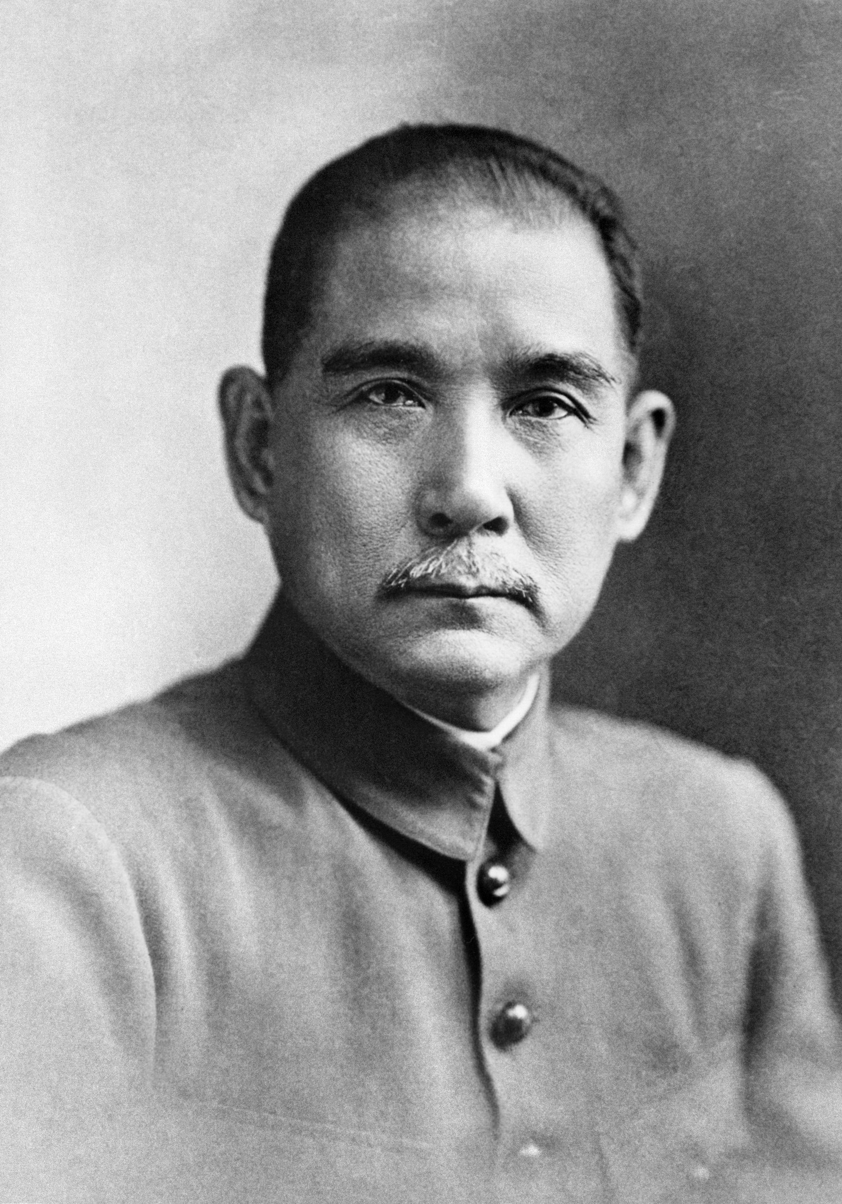 國父晚年憂國憂民，面容憂戚，60歲即在北京協和醫院英年早世，留下風雨飄搖的中華民國。(AFP)
