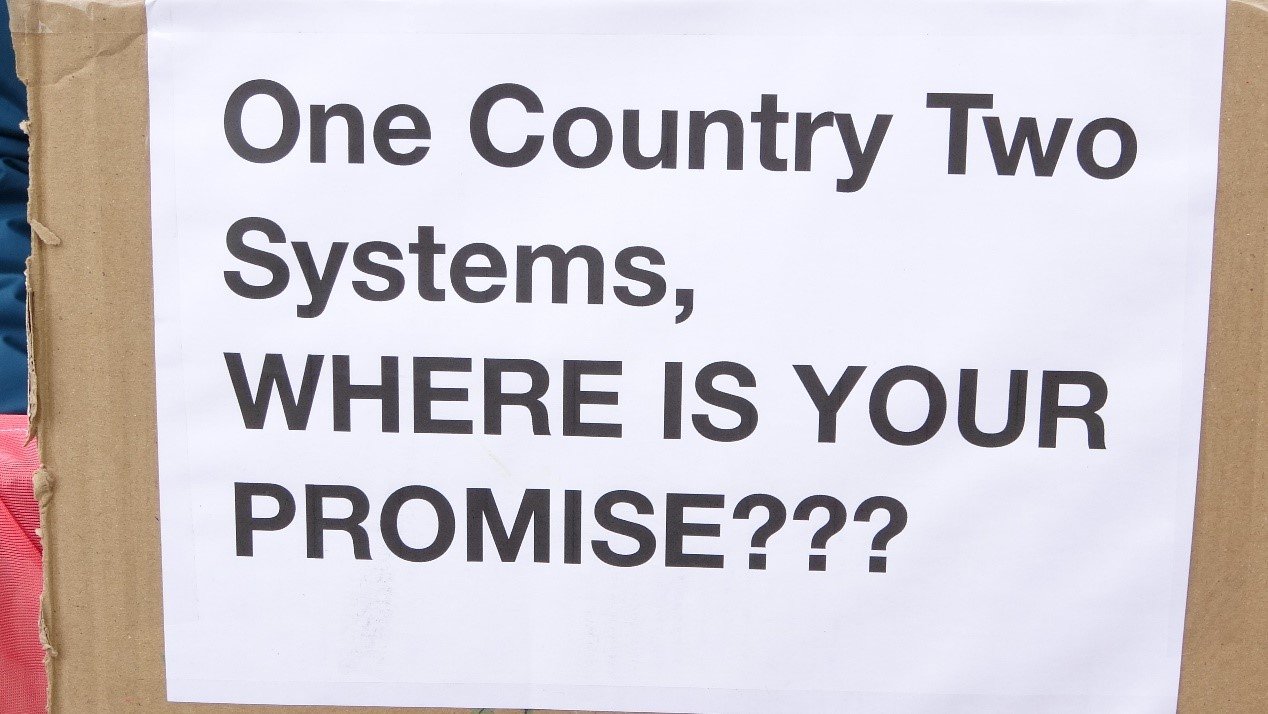 00后”学生港人赴英寻政治庇护披露在英生活| 移民| 流亡| 香港人| 大纪元