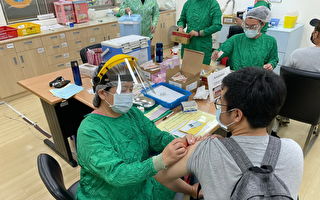 桃園防疫消毒隊員完成疫苗接種  投入戰「疫」