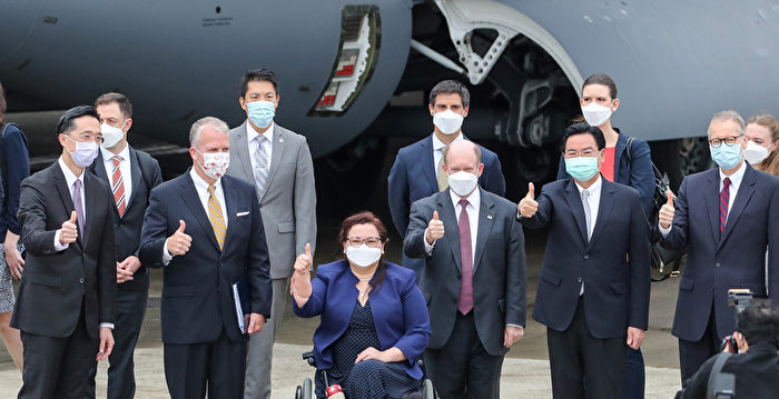 美军机C-17来台 吴嘉隆：刻意踩中共红线