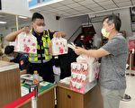 华航空厨赠平镇警防疫便当  补充体力好抗疫