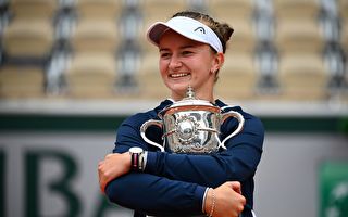 捷克「黑馬」登頂法網 首奪大滿貫女單冠軍