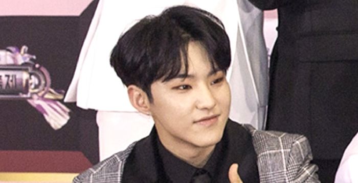 SEVENTEEN成员Hoshi 捐赠图书给故乡图书馆