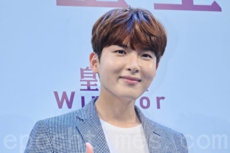 Sj厉旭生日办音乐会艺声支持手写信感动粉丝 Super Junior 大纪元