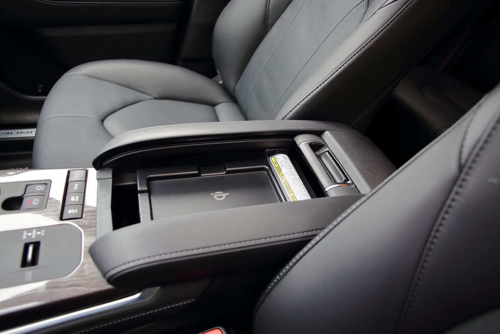 2021 Toyota Highlander Hybrid Ltd。〈李奥／大纪元〉