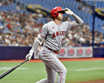 MLB大谷翔平个人秀 盗垒开轰再敲二、三垒打