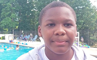 美國2歲童游泳遇險情 13歲少年果斷施救