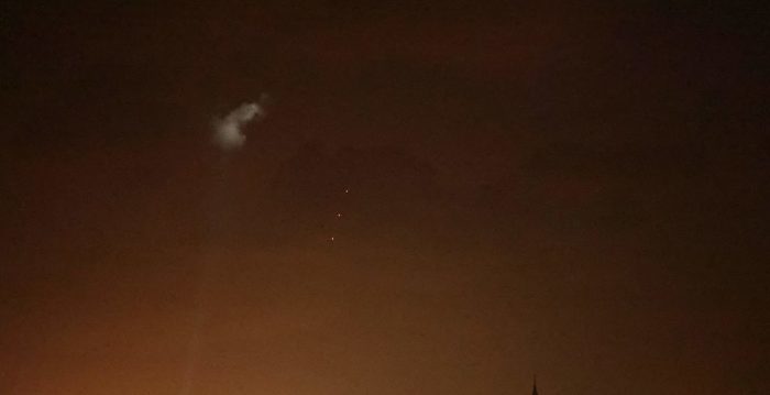 哈马斯发射燃烧气球 以色列再次空袭加沙
