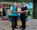 松田建設捐贈涼感背心 嘉縣消防人員足感心
