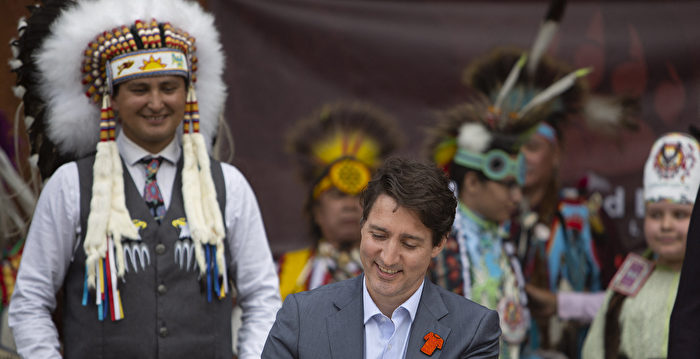 组图：加拿大总理签署原住民儿童福利协议