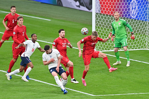 组图：欧洲杯足球半决赛 英格兰2:1胜丹麦