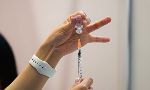中国多省民众控诉打国产疫苗后患白血病