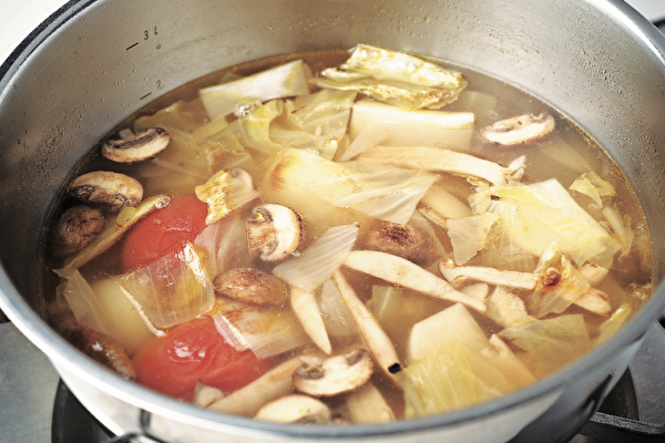 善用食材 你也能熬煮香甜回甘的蔬菜高汤