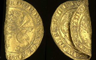 英國出土兩枚14世紀稀有金幣 純度達96%