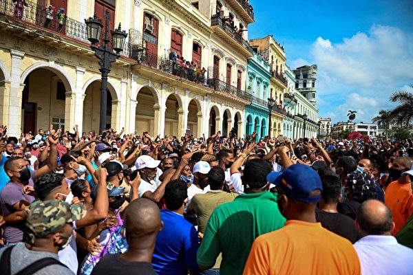 古巴全國反共示威遊行 美巴總統及多位美政要聲援