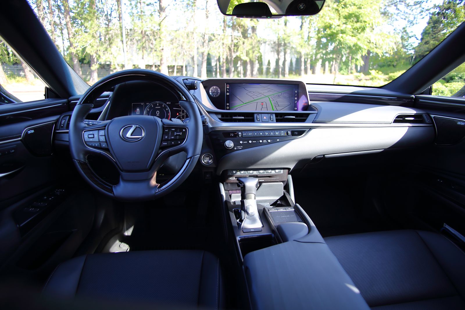 2021 Lexus ES 250 AWD。〈李奧／大紀元〉