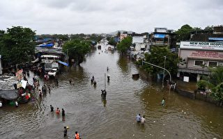 印度暴雨引发洪水和山体滑坡 至少125死