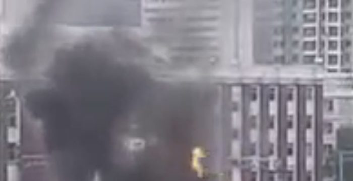 视频：沈阳加气站天然气罐车起火 波及公交车