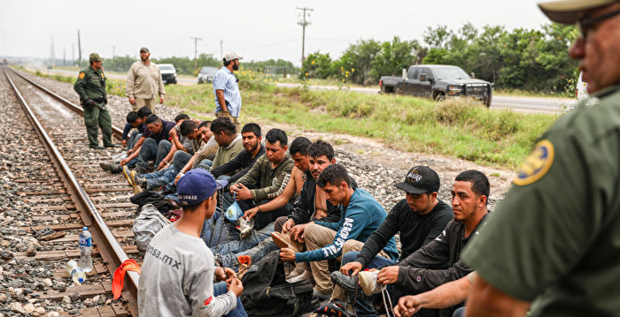 美最高法院下令恢复“留在墨西哥”移民政策