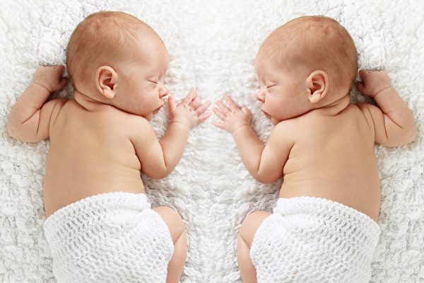 超罕見 美國媽媽相隔三天生下雙胞胎女兒