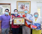 郑文灿到宅表扬110年桃园市模范父亲