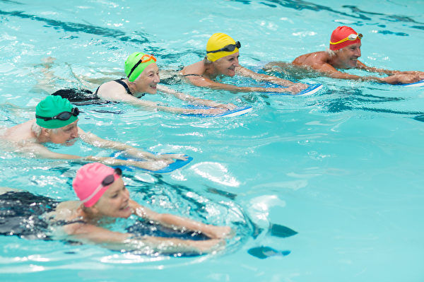 研究：游泳有助于提升认知力