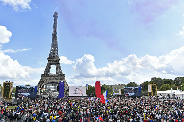 組圖：巴黎舉行奧運交接儀式 現場人山人海
