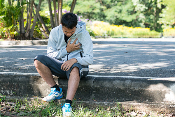 Delta變種病毒可能在健康的年輕人身上，造成更嚴重的感染及心血管併發症。(Shutterstock)