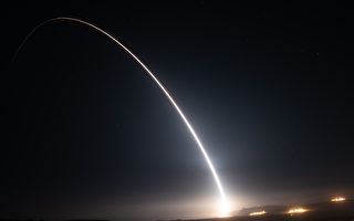 美军成功试射洲际弹道导弹 震撼视频曝光