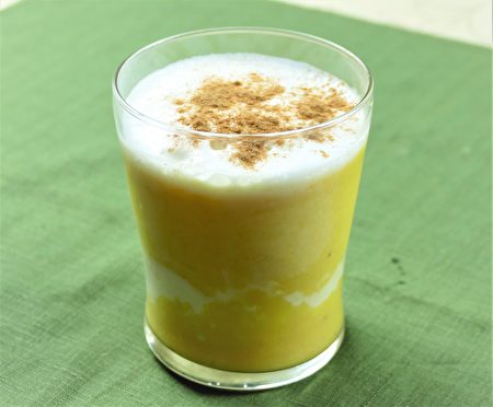 芒果卡布奇诺有冰淇淋、芒果和牛乳的绵密香气。