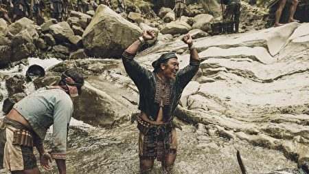 公視史詩戲劇《斯卡羅》素人演員查馬克·法拉屋樂，畢生守護排灣族文化，8月19日病逝，享年42歲。