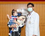台2歲女嬰剛出生就染腎病 媽媽展母愛捐腎
