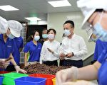 身障生暑期職場見習結業  翁章梁頒證書勉勵