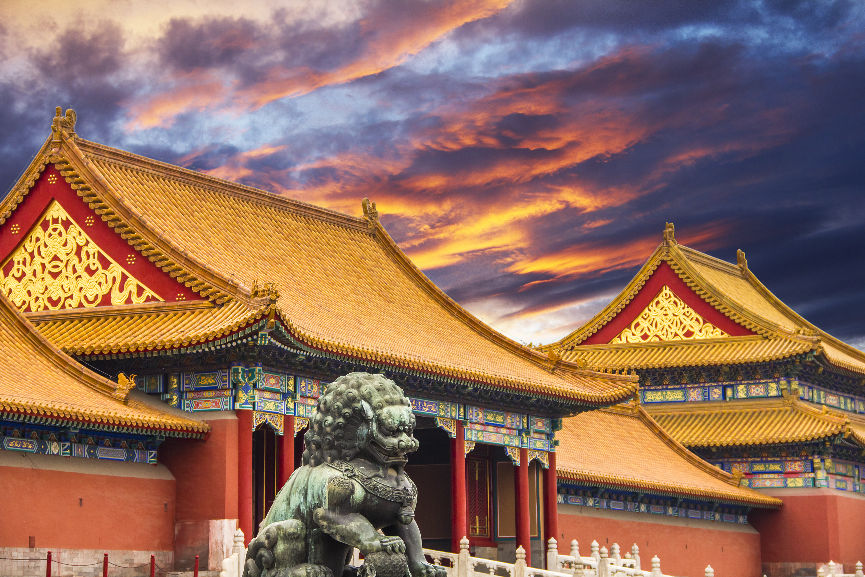 中国夏商周时期,管理“诸侯国”的“一国之主”被称为“国君”,而管理“天下”的“天下共主”被称为“天子”。图为北京紫禁城──明清皇帝的皇宫,天子奉天承运治理天下的地方。(Fotolia)