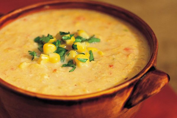 玉米雜燴湯正好適合涼爽的夏夜